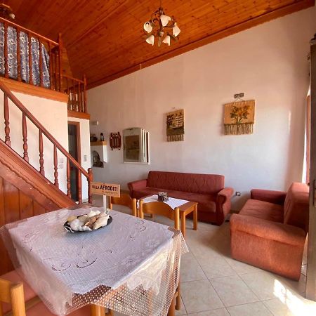 Villa Afroditi Chalki Town Extérieur photo