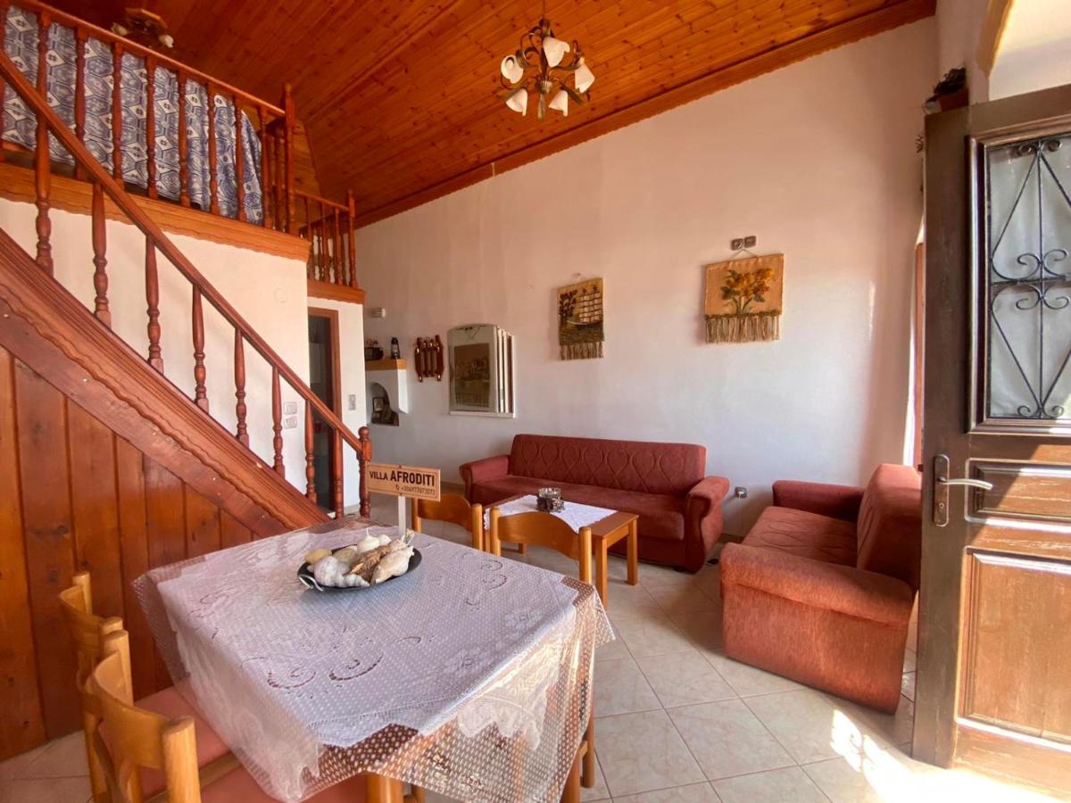 Villa Afroditi Chalki Town Extérieur photo